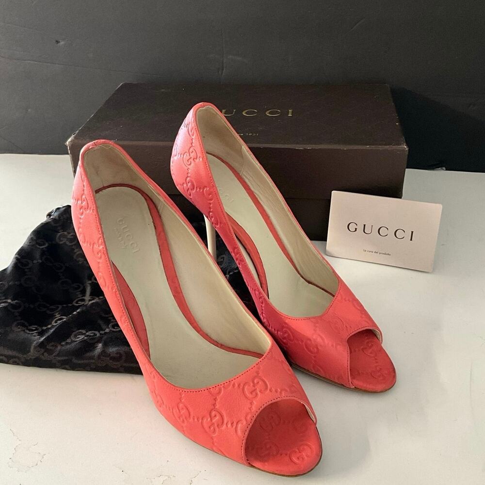 Authentic Gucci GG Embossed Leather Peep Toe Pumps Heels Coral Pink Size 39.5
